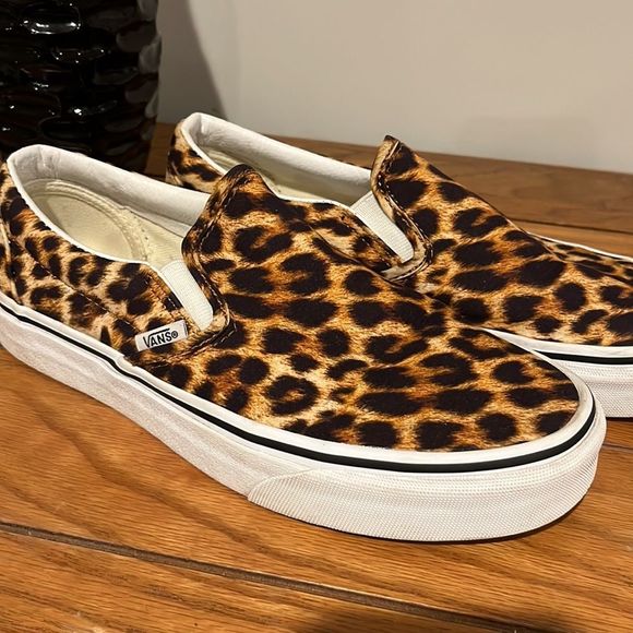 Vans Classic Slip-on lifestyle Leopard Print Skate women’s size 7. - Picture 3 of 7